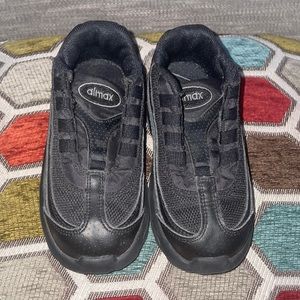 Used Nike AirMax unisex toddler size 8c